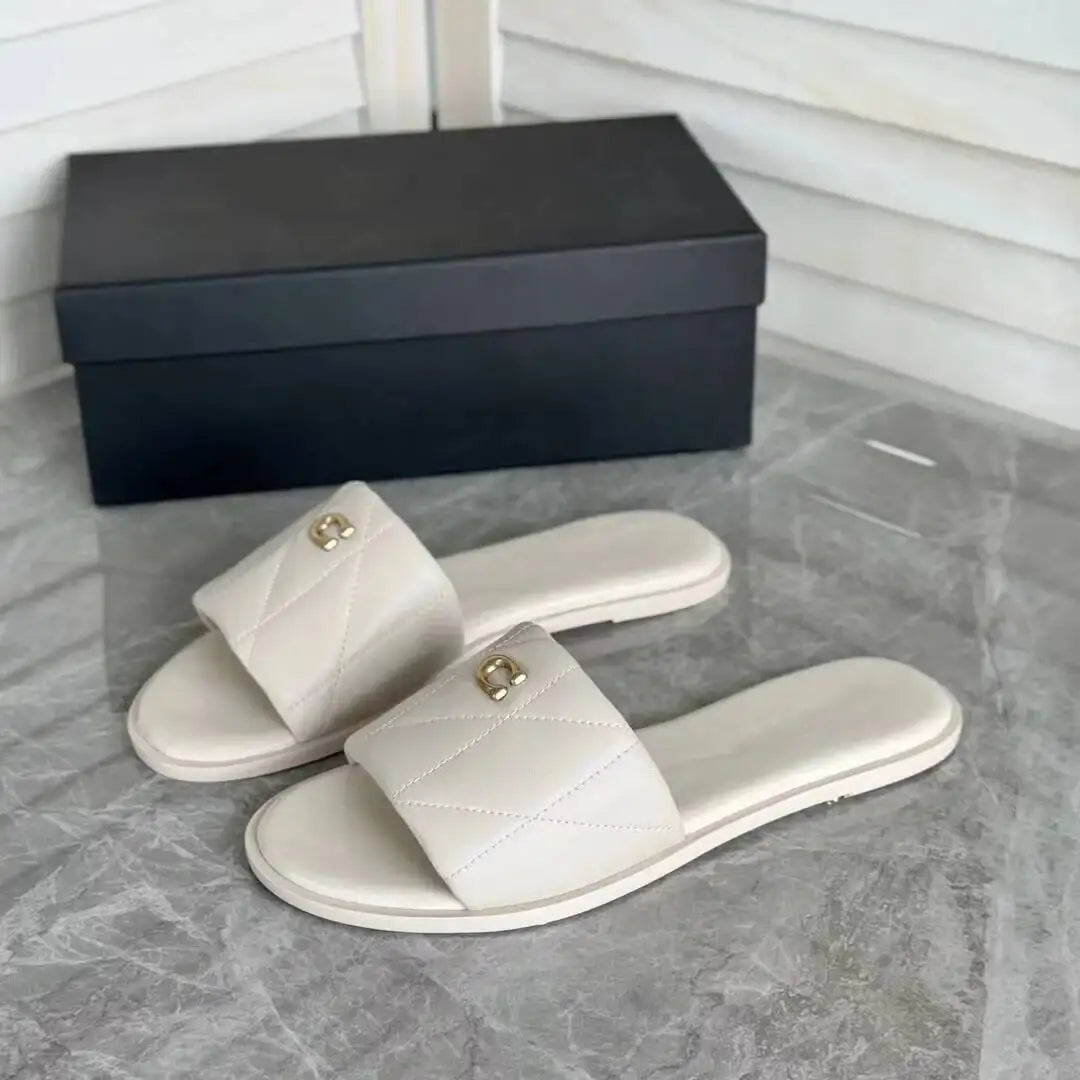 Versatile Men Flat Casual Slippers For Seaside Vacations