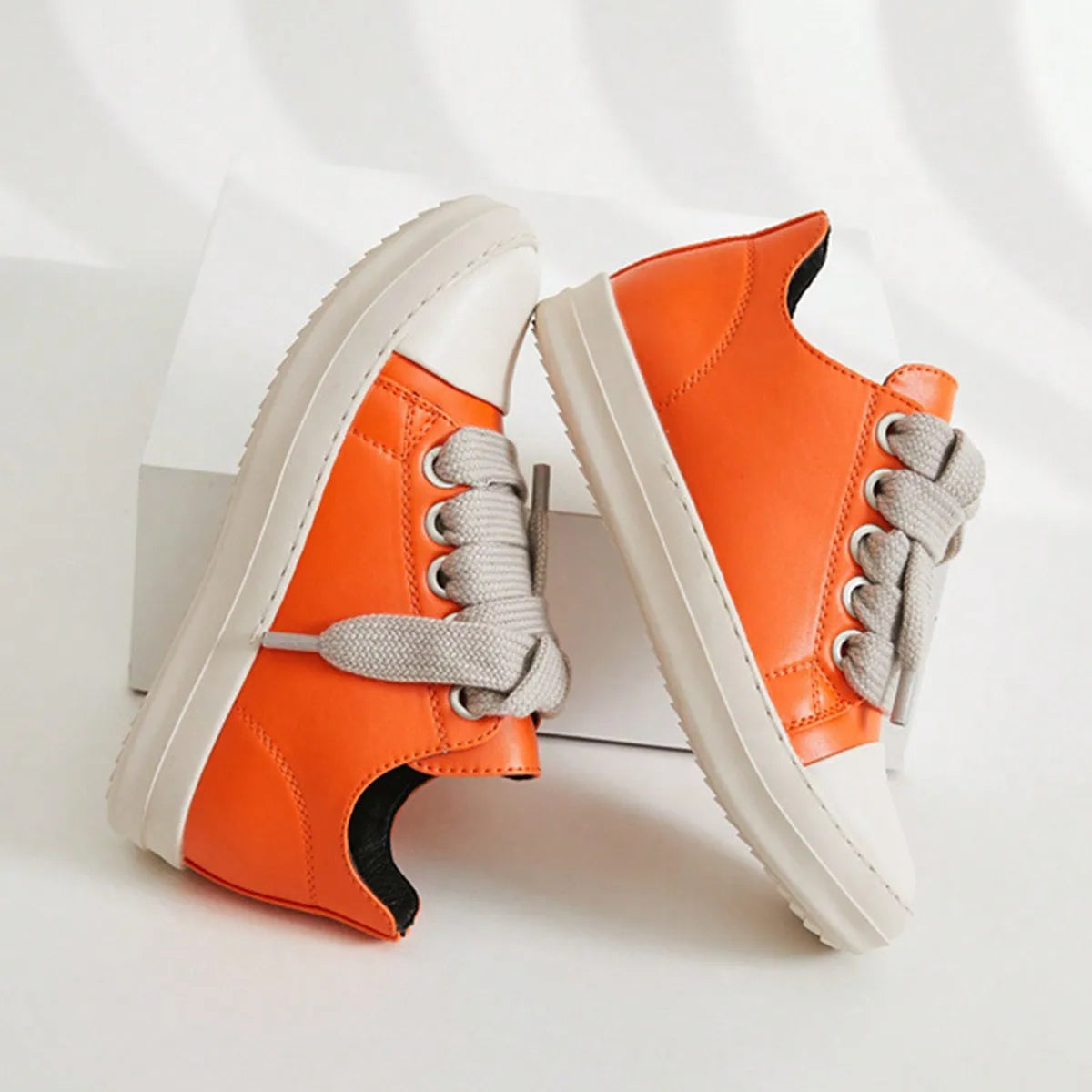 Niche Retro Thick Soled Round Toe Casual Sneakers For Men