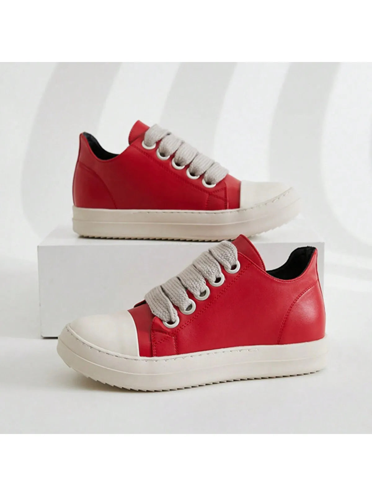 Niche Retro Thick Soled Round Toe Casual Sneakers For Men