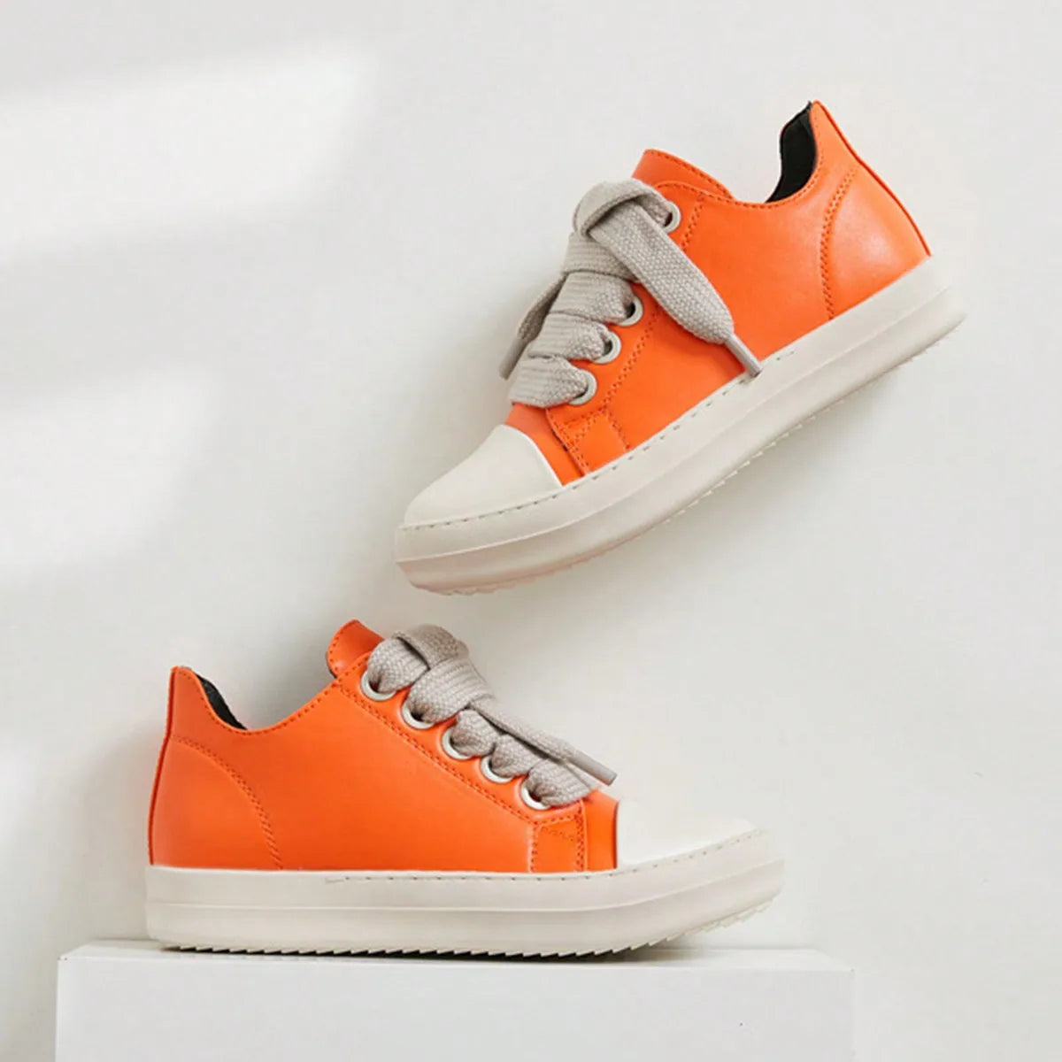 Niche Retro Thick Soled Round Toe Casual Sneakers For Men