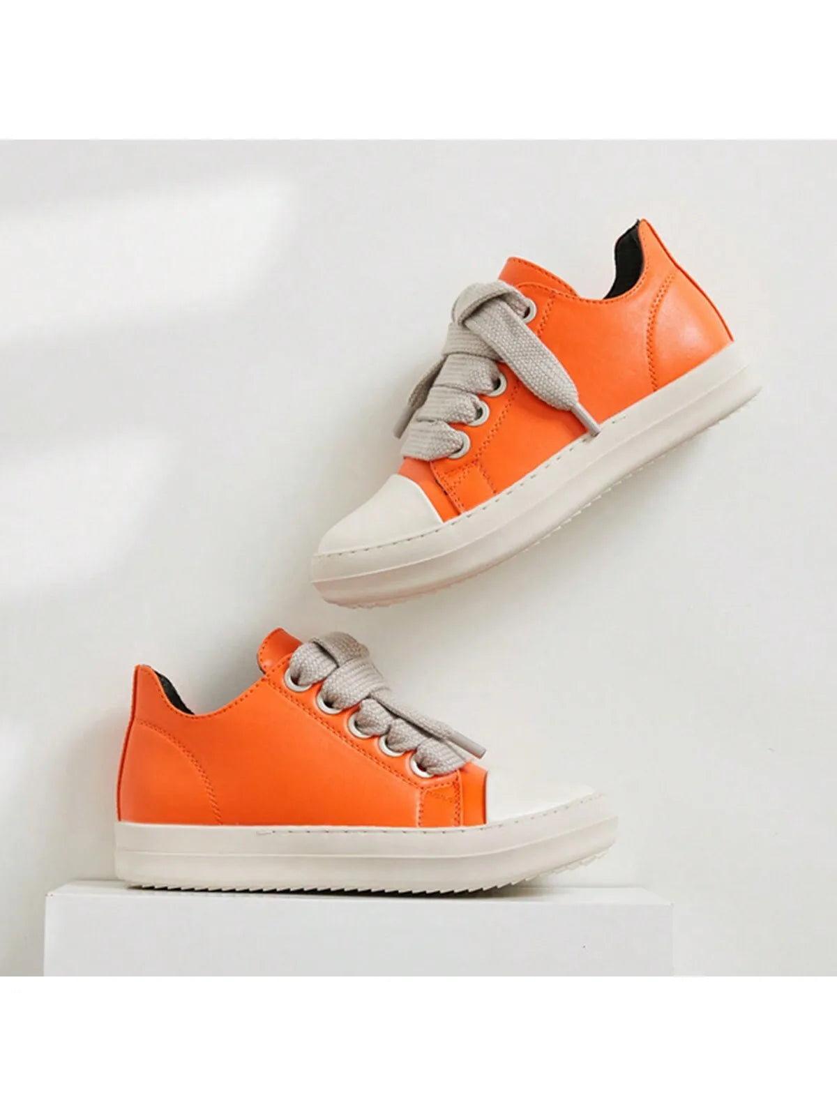 Niche Retro Thick Soled Round Toe Casual Sneakers For Men