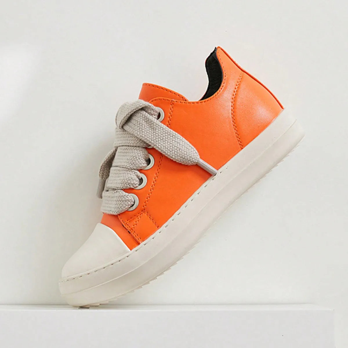 Niche Retro Thick Soled Round Toe Casual Sneakers For Men