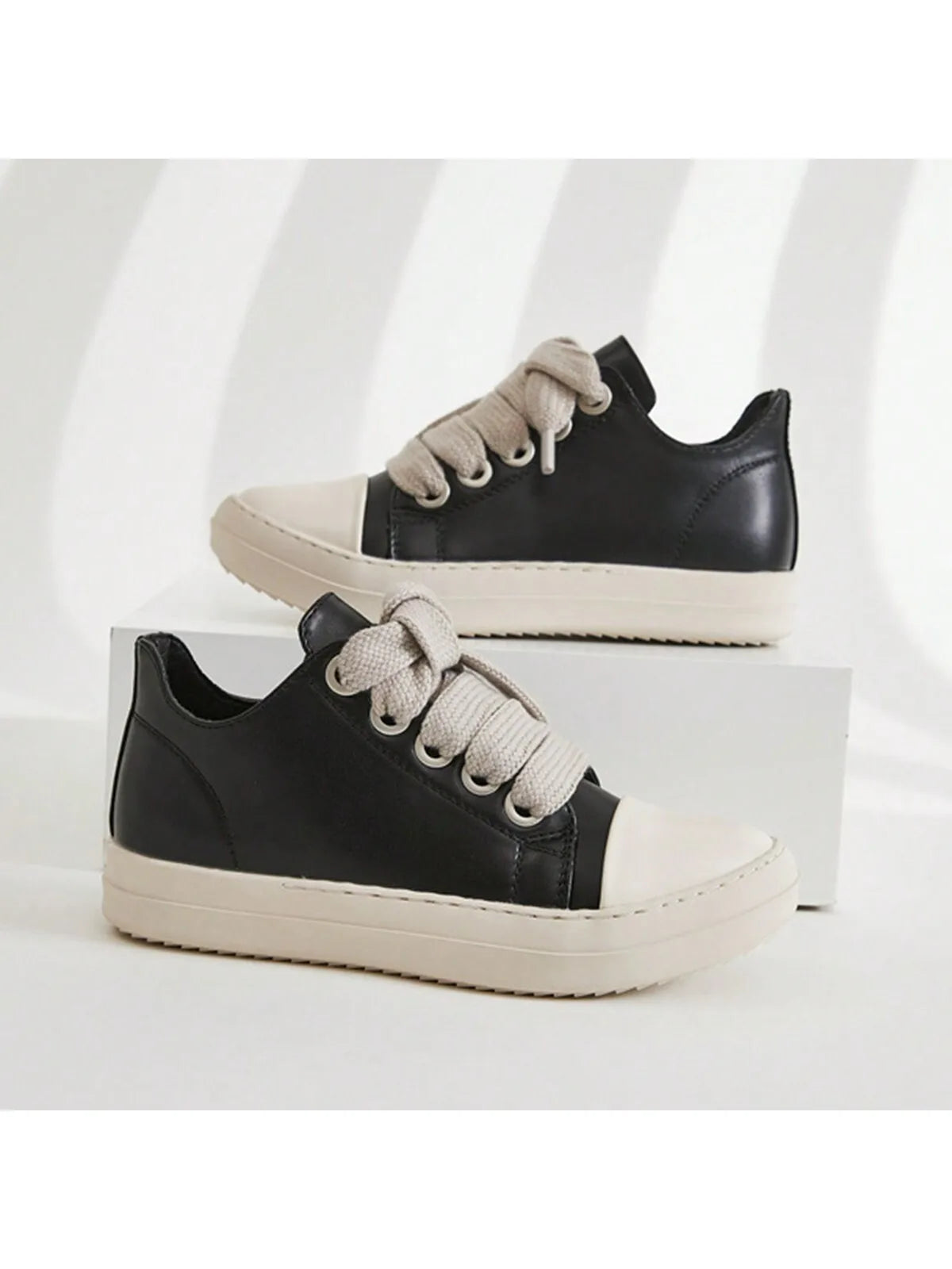 Niche Retro Thick Soled Round Toe Casual Sneakers For Men